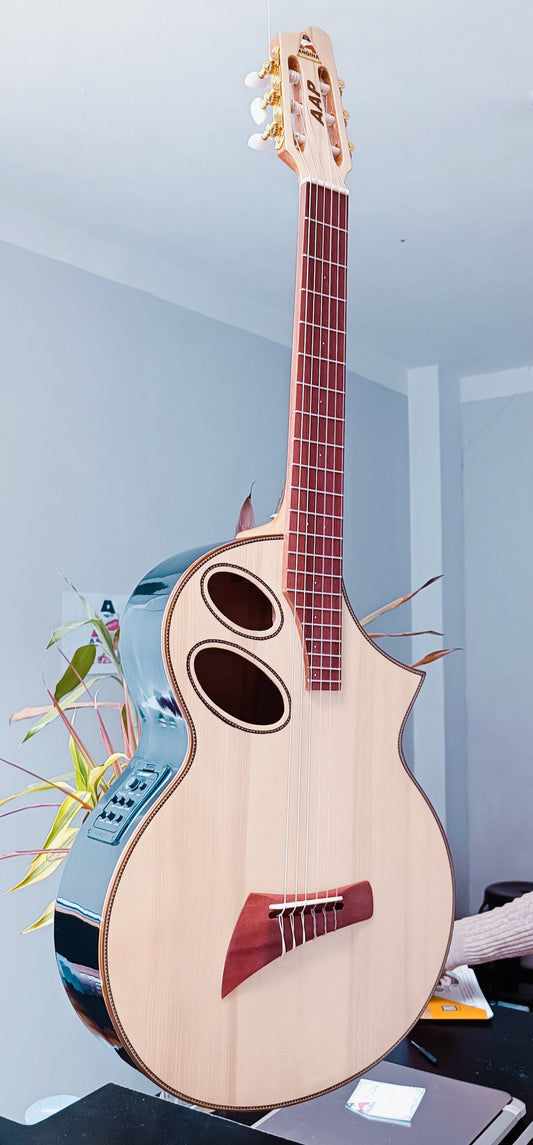 Guitarra Andina Gorrión - Electroacústica con Doble Boca y Sistema Fishman Presys