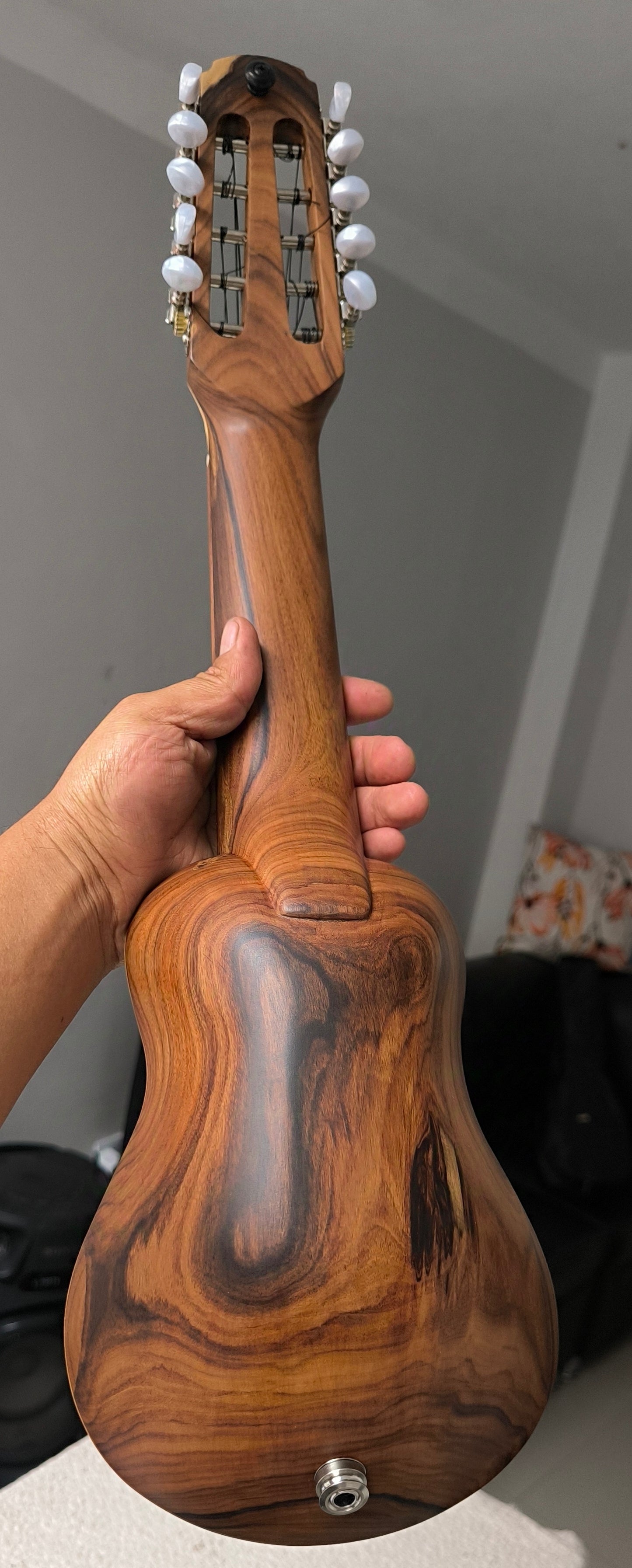 Cientos de guitarras personalizadas