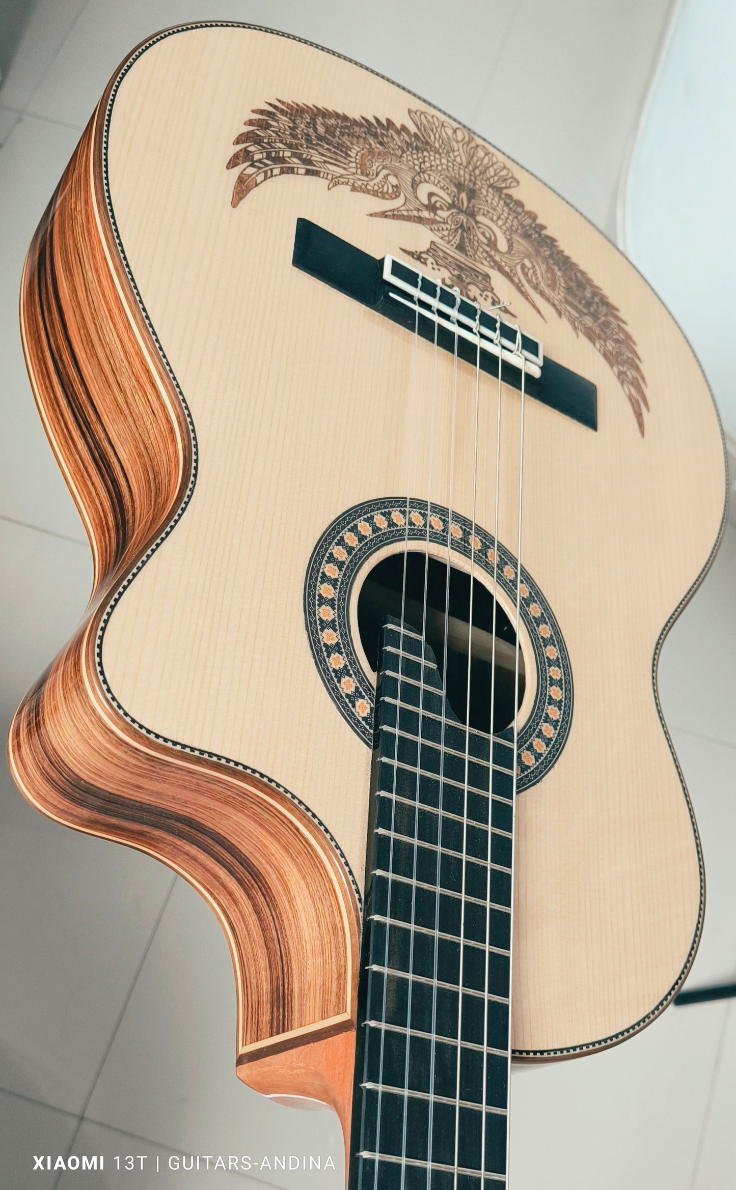Cientos de guitarras personalizadas