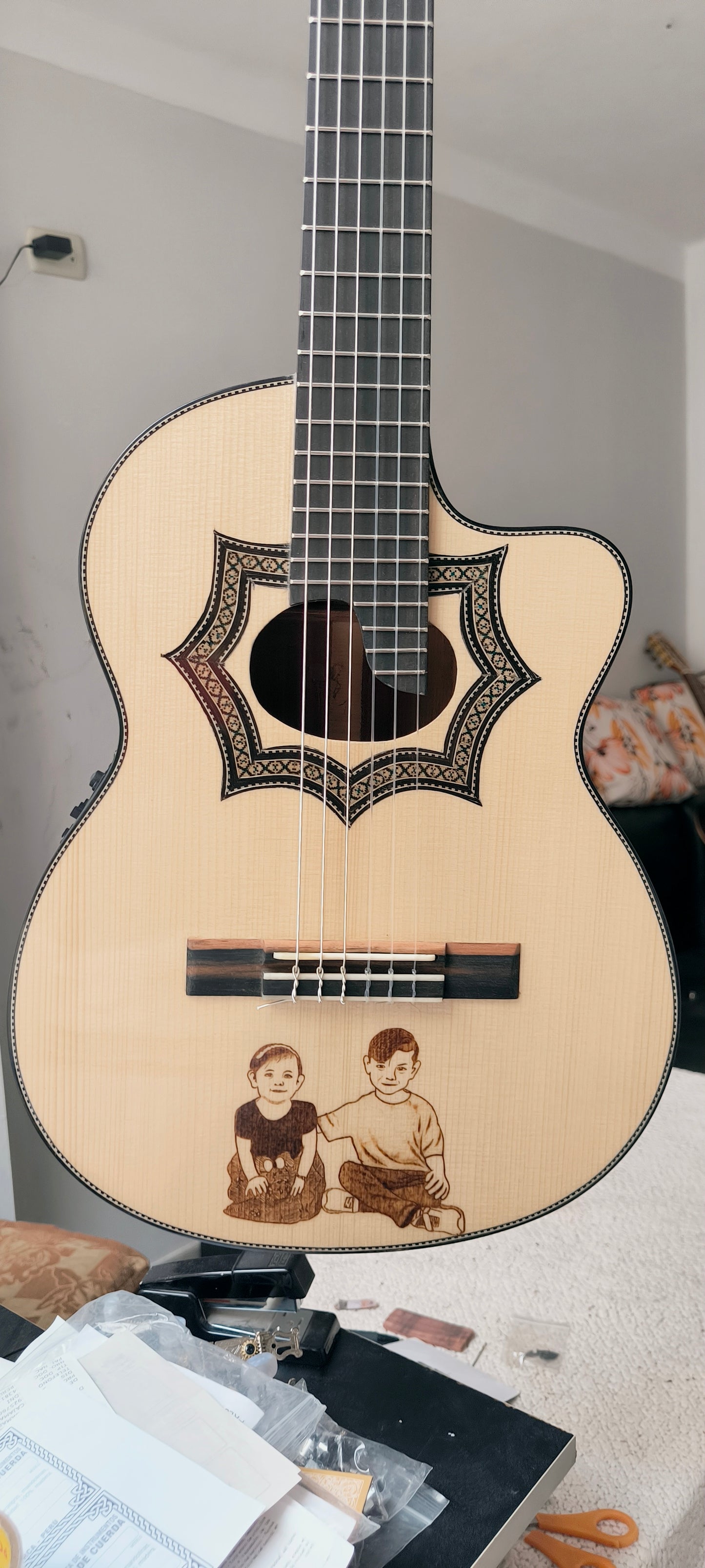 Cientos de guitarras personalizadas