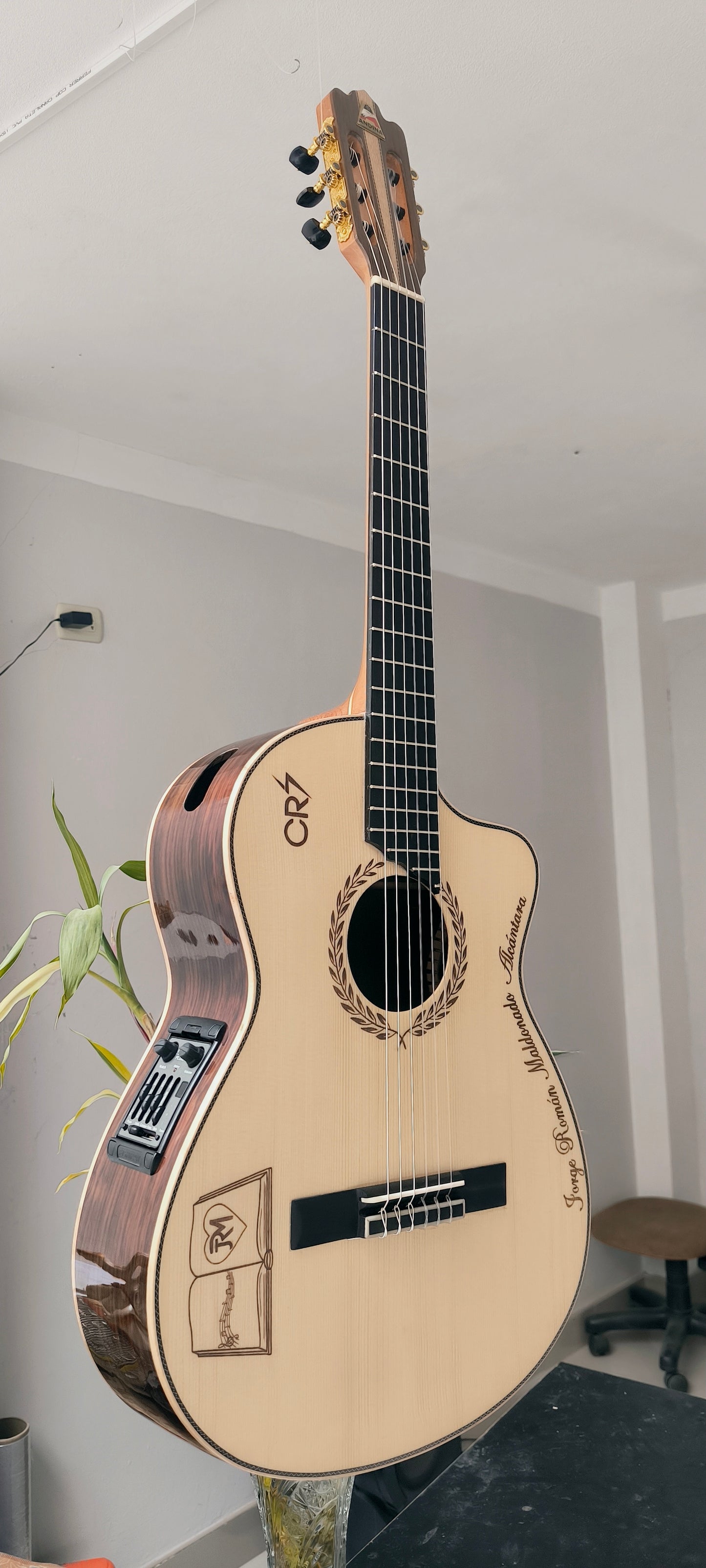Cientos de guitarras personalizadas
