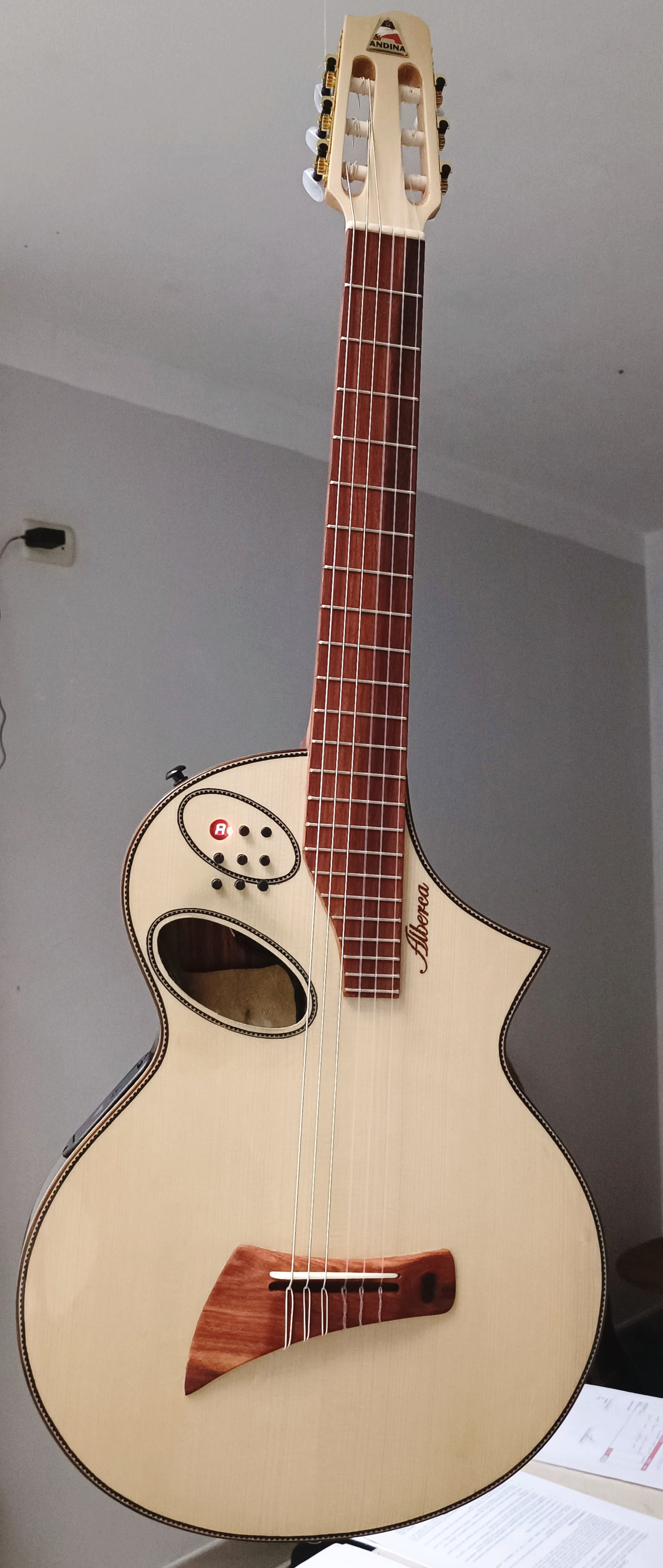 AN GORRIÓN SEMI SÓLIDA