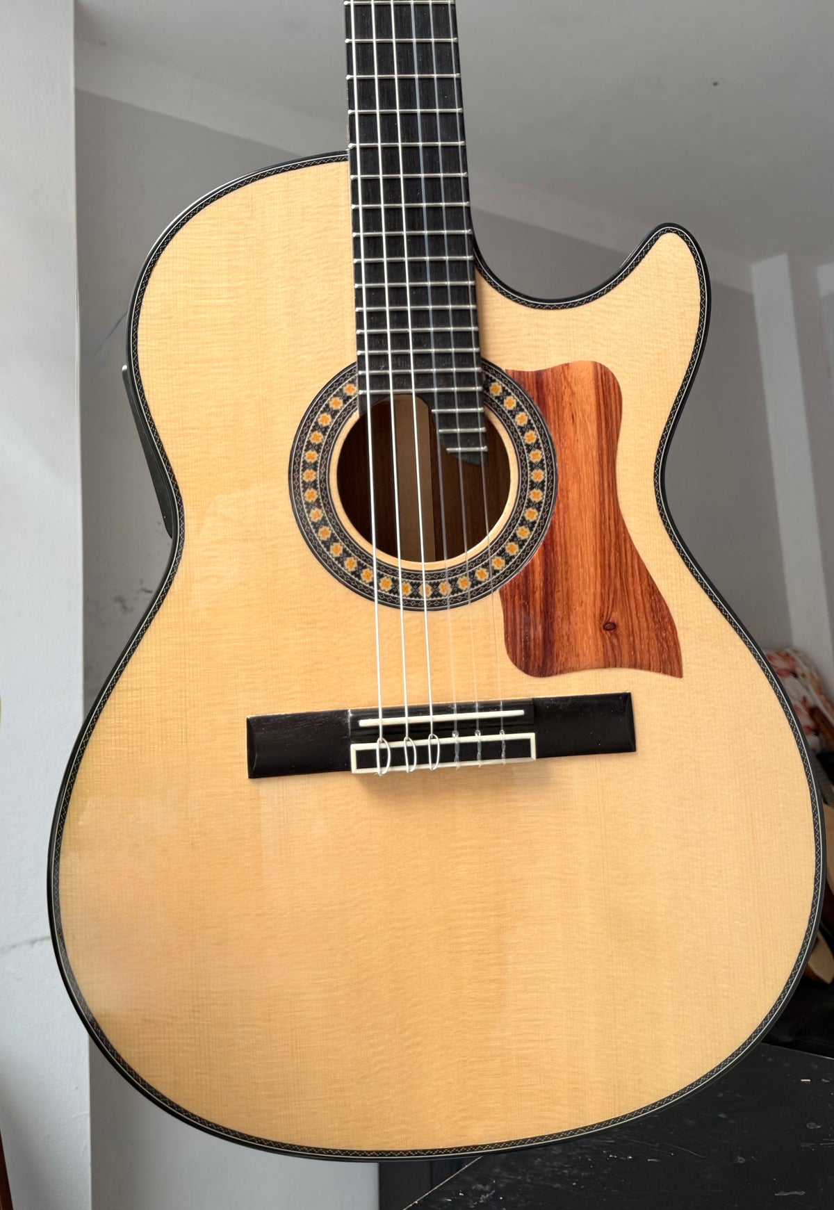 Guitarra Electroacústica Andina Bluetooth 2 - Profesional con Efectos Digitales