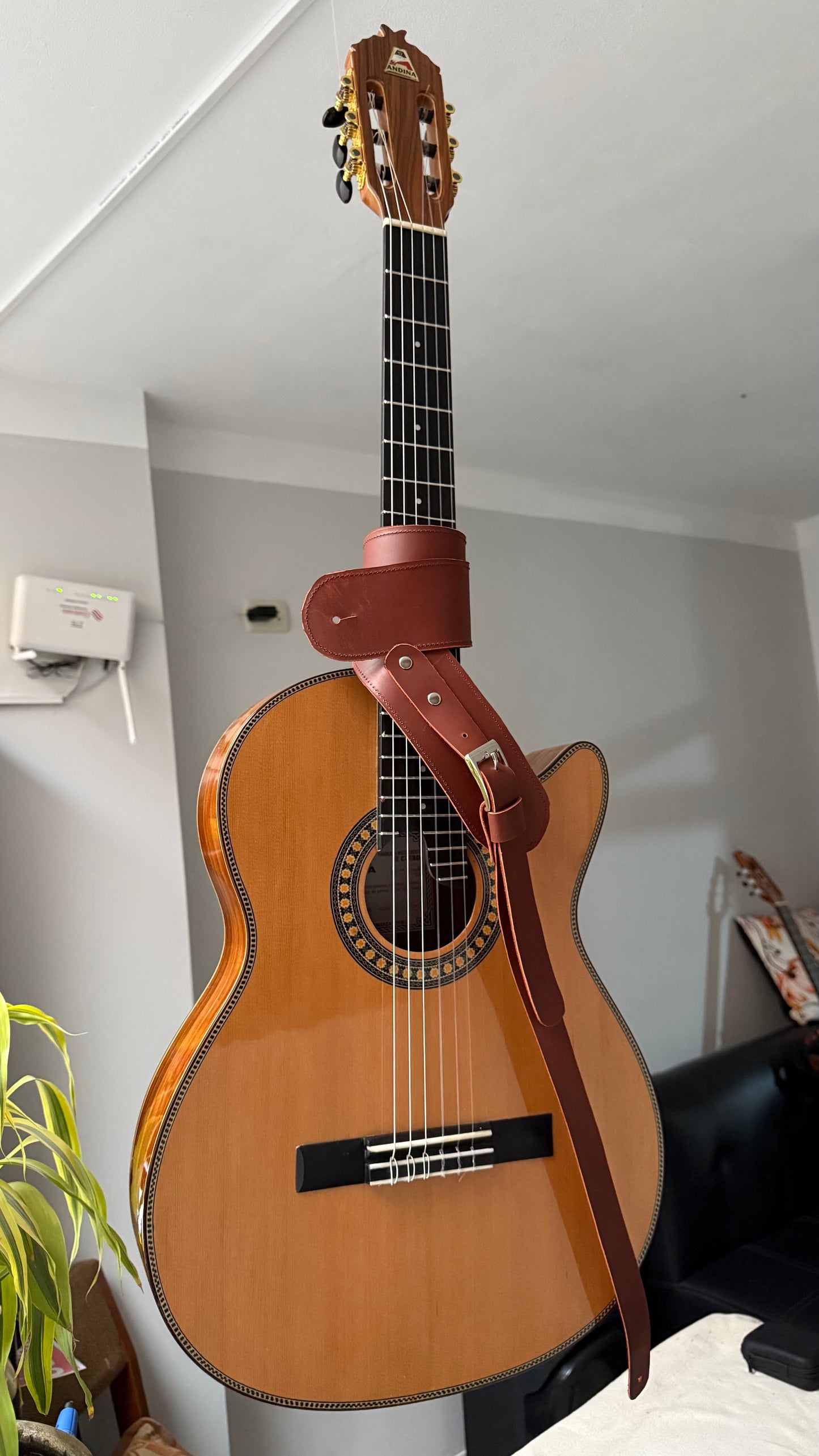Guitarra Andina Sendal - Electroacústica Profesional con Tecnología Bluetooth