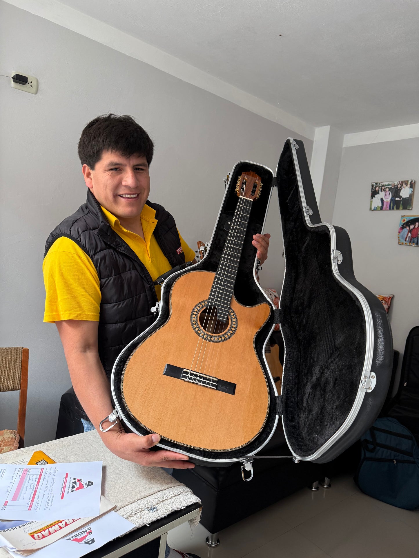 Guitarra Andina Sendal - Electroacústica Profesional con Tecnología Bluetooth