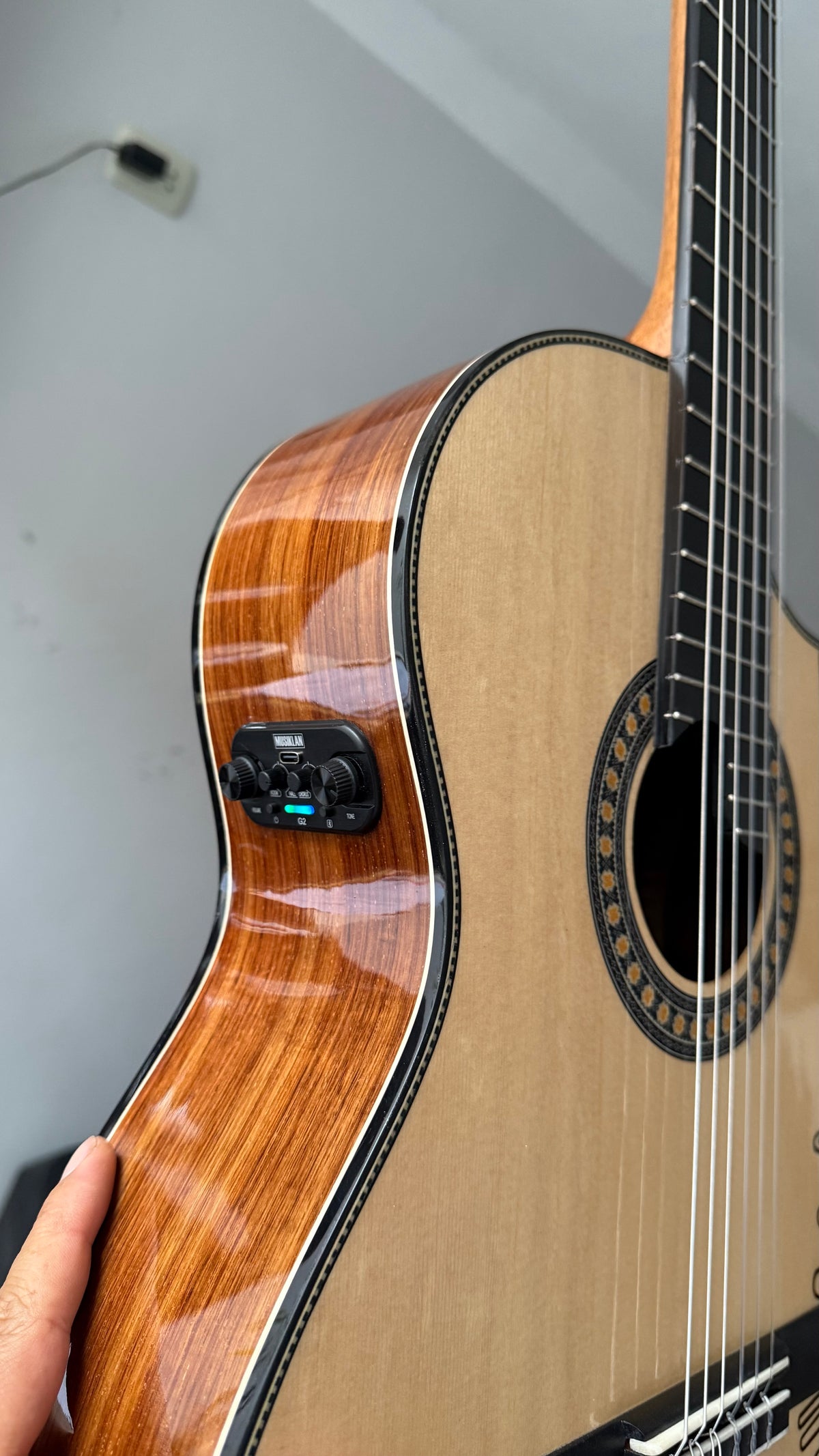 Guitarra Profesional AN500 Premium - Electroacústica con Bluetooth y Efectos Digitales