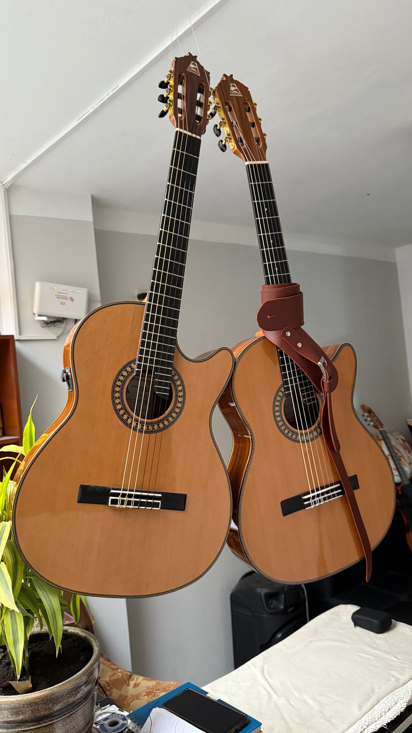 Guitarra Andina Sendal - Electroacústica Profesional con Tecnología Bluetooth