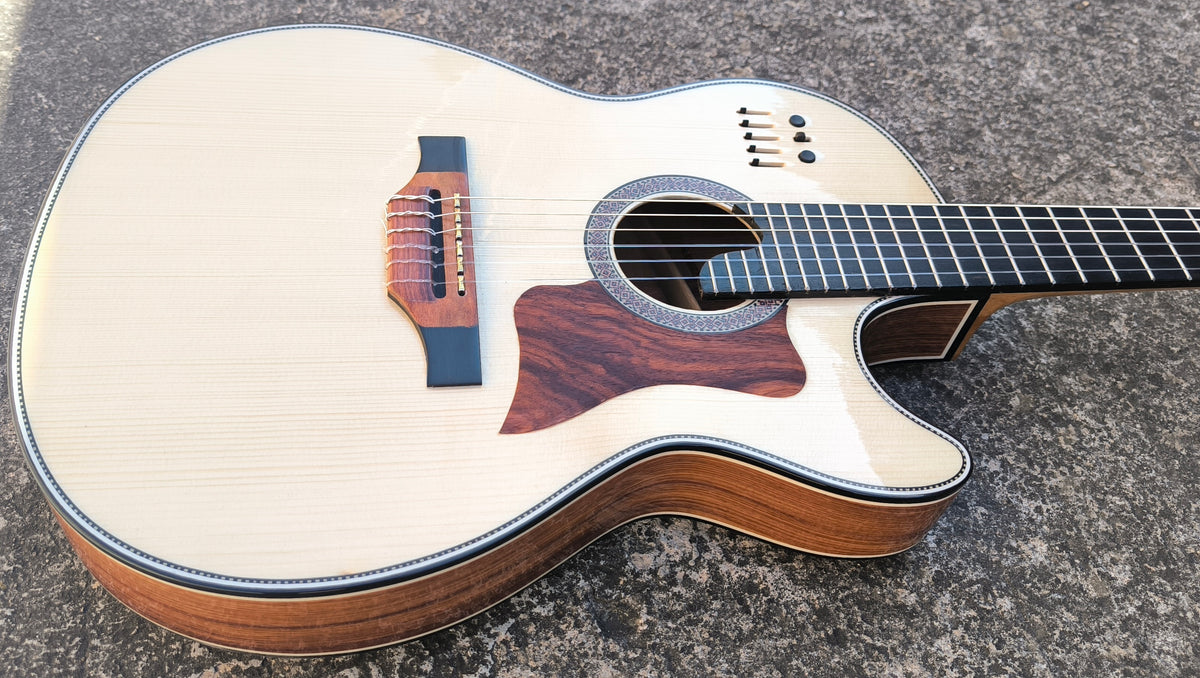 Guitarra Andina Pro27 RMC - 27 Trastes con Sistema RMC Sensores Oro