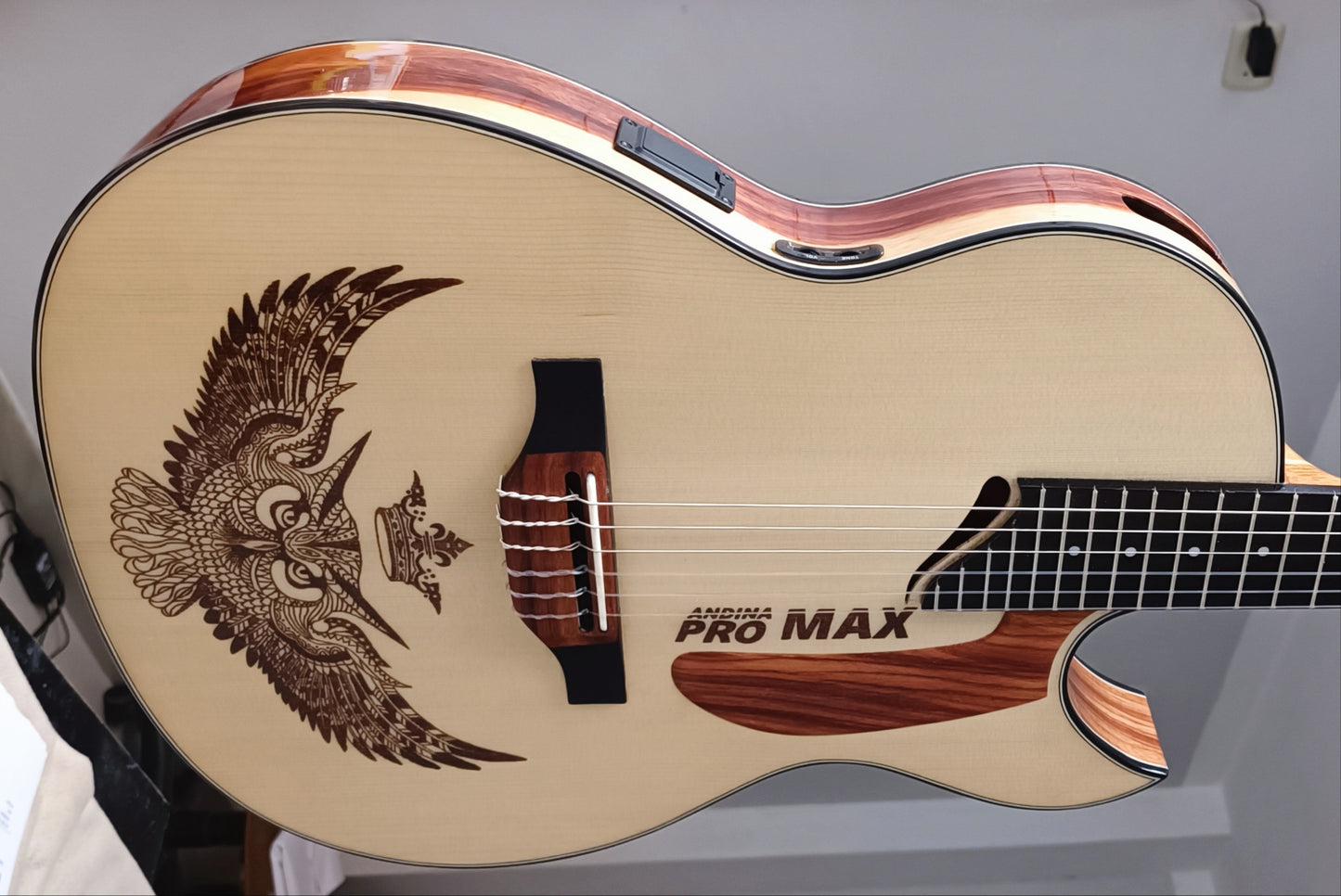 Reserva tu Guitarra Andina Artesanal | Fábrica de Guitarras Andina