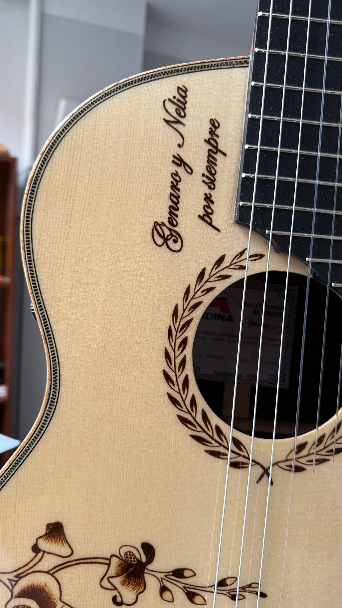Guitarra andina palizandro Bluetooth