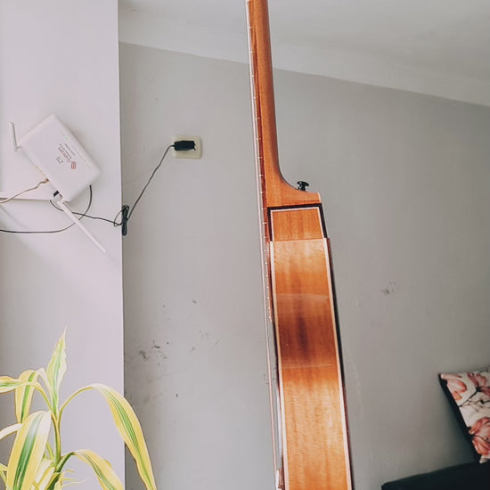 Guitarra luna andina