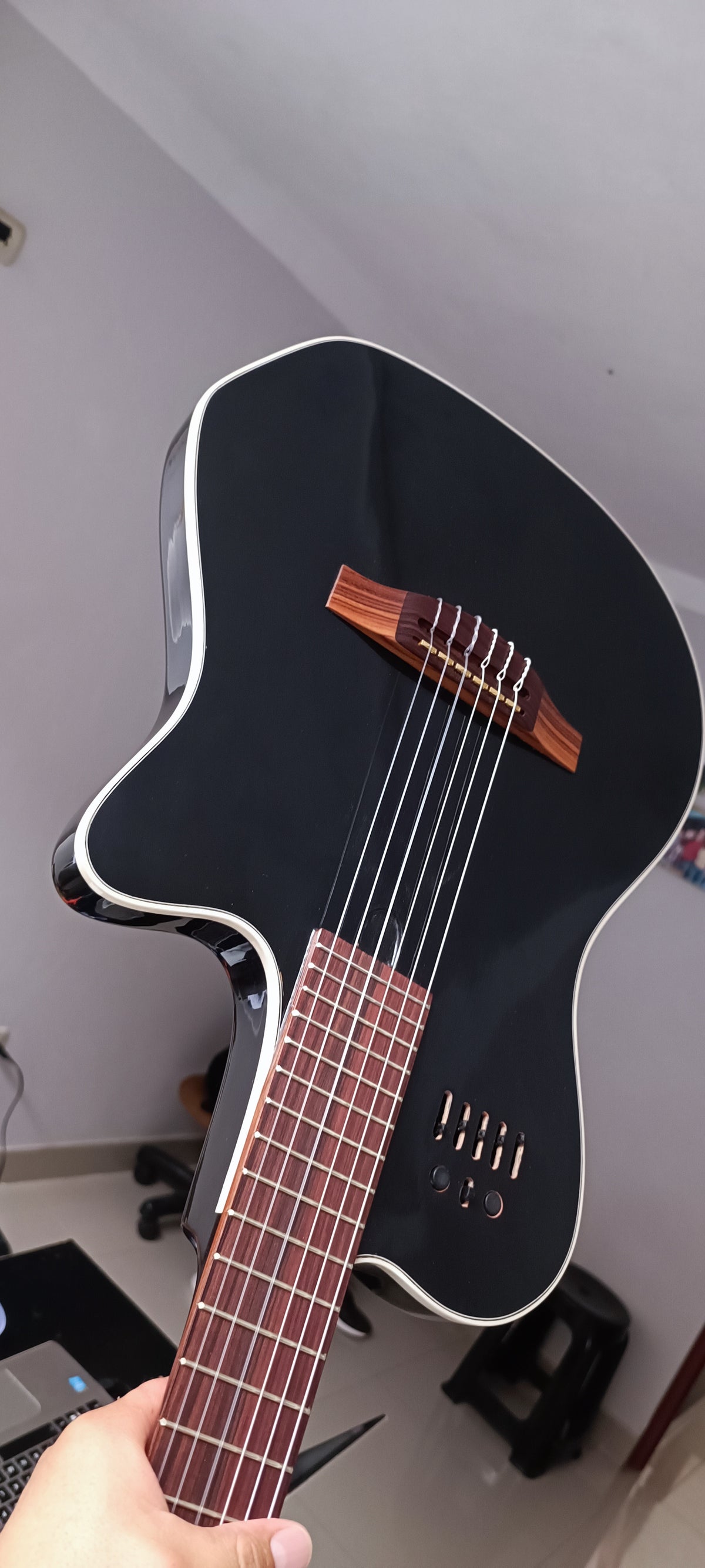Guitarra Andina AN4G Gold - Semisólida con Sistema RMC Bañado en Oro
