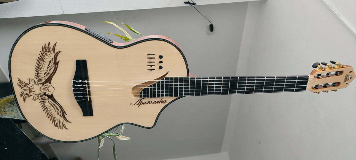 Guitarra Andina Concert Dorada Profesional - Semisólida con Sistema RMC Bañado en Oro