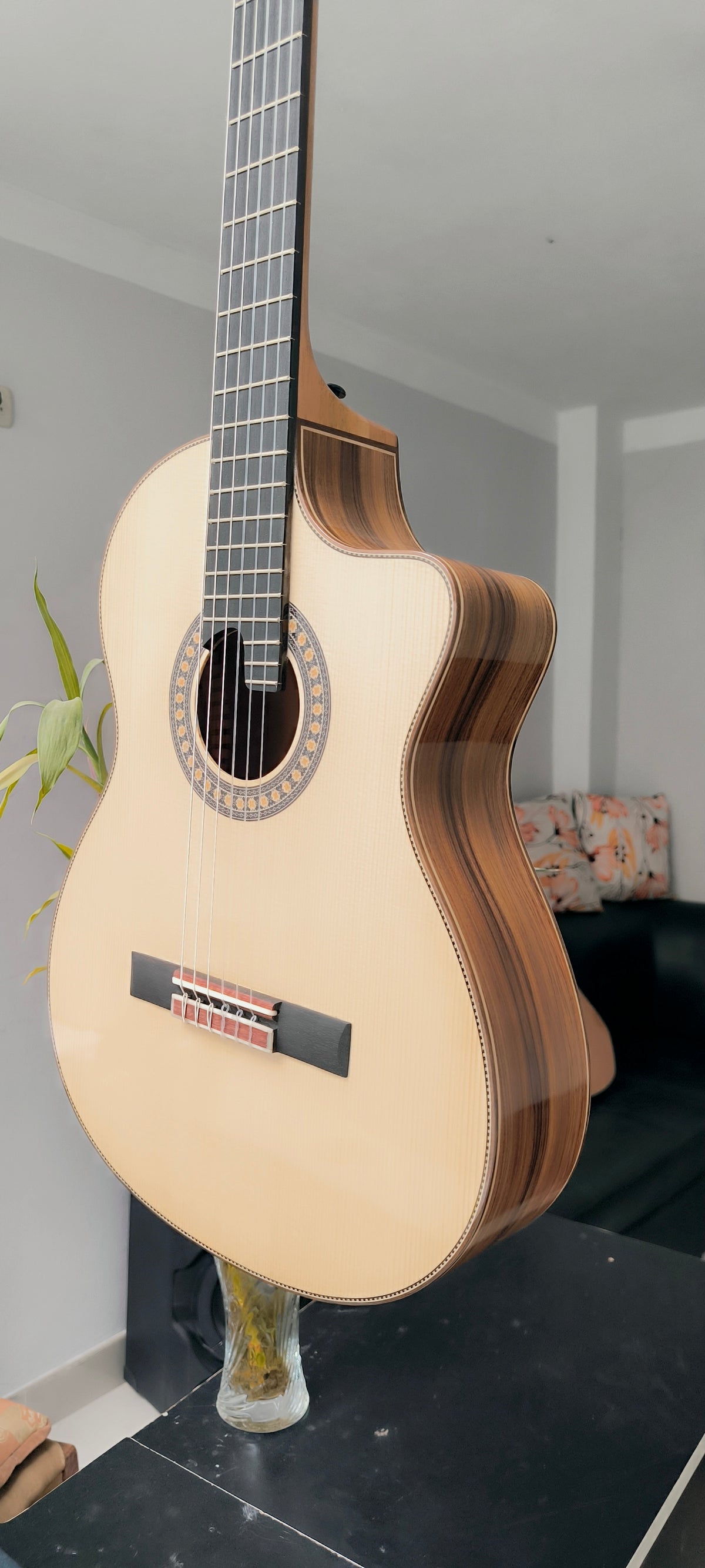 Guitarra Andina AN500 Gold - Profesional con Sistema RMC Sensores Oro