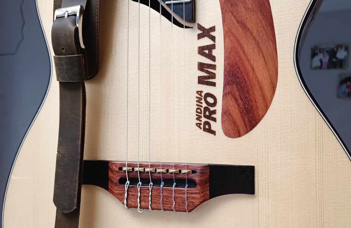 Guitarra Andina Pro Max Gold Profesional - Hecha a Mano con Sistema MIDI
