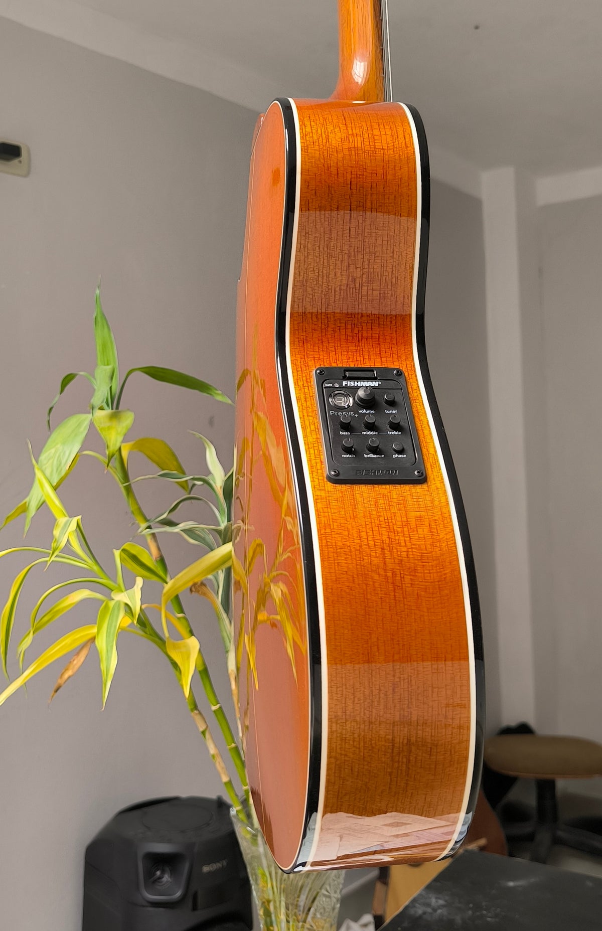 Guitarra Andina AN900 - Electroacústica con Cutaway - Caoba y Pino Oregón